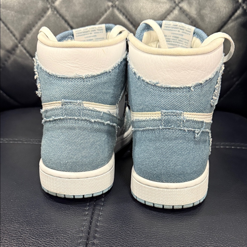 Women’s Jordan 1 Retro High OG - Picture 3 of 6